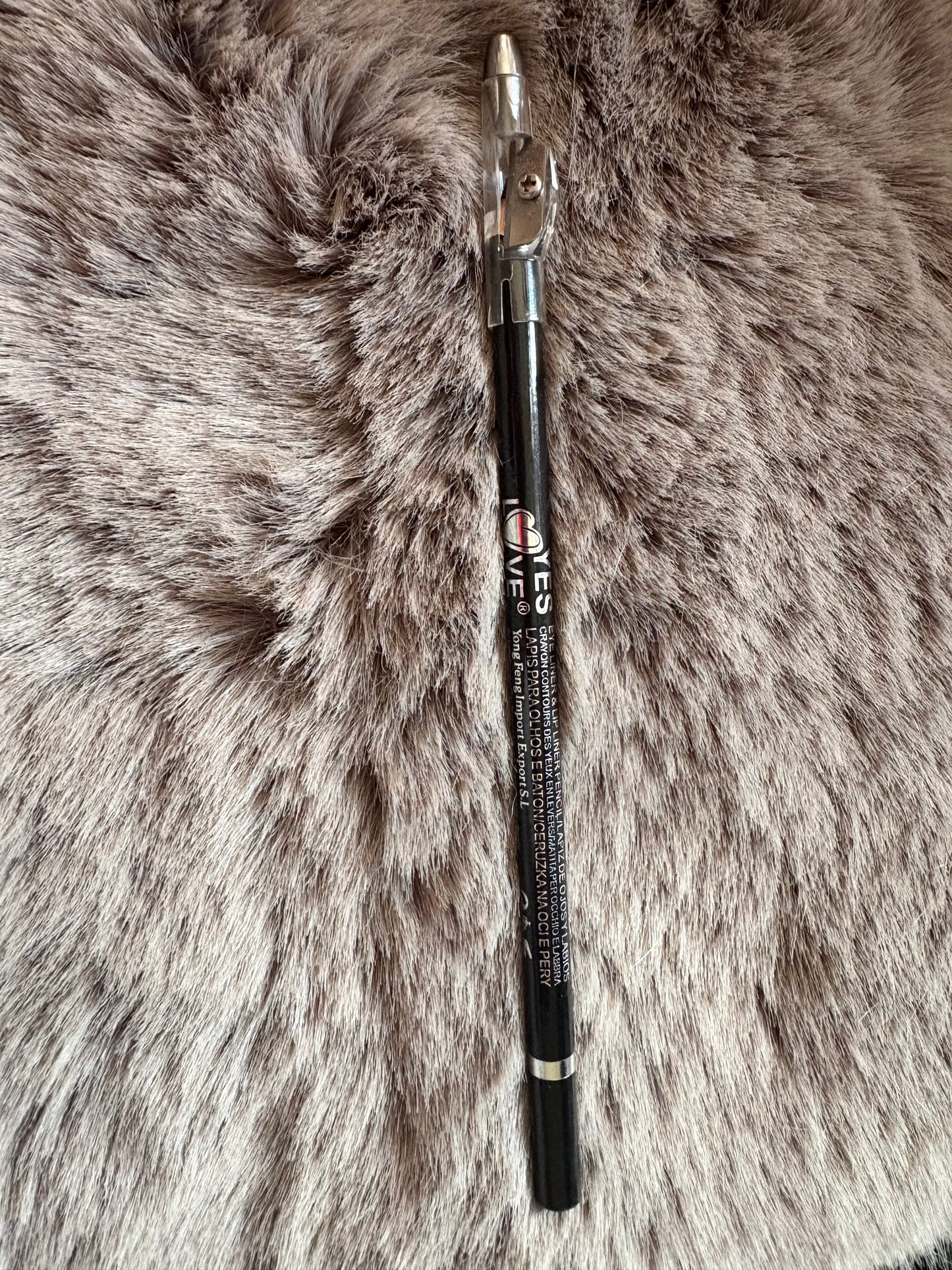 Crayon yeux intense avec taille crayon